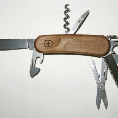 Нож VICTORINOX EVOWOOD 17 2.3911.63